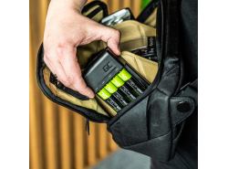 Juego de cargador Green Cell GC VitalCharger para baterías y 4 x AA Ni-MH 2000mAh